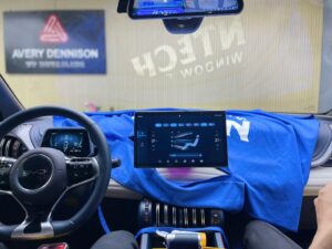 So Sánh Độ Bền Màu Giữa Phim 3M Và NTECH