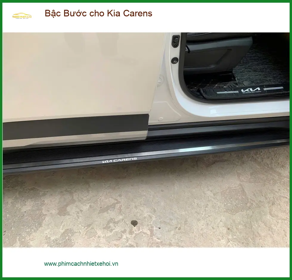 Anh Kiên lắp Bậc Bước cho Kia Carens tại Quận 12 để lên xuống xe an toàn hơn ảnh thực tế 5