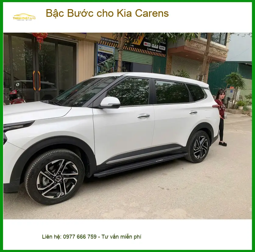 Anh Minh lắp Bậc Bước cho Kia Carens tại Quận 2 để người thân lên xuống dễ dàng ảnh thực tế 3