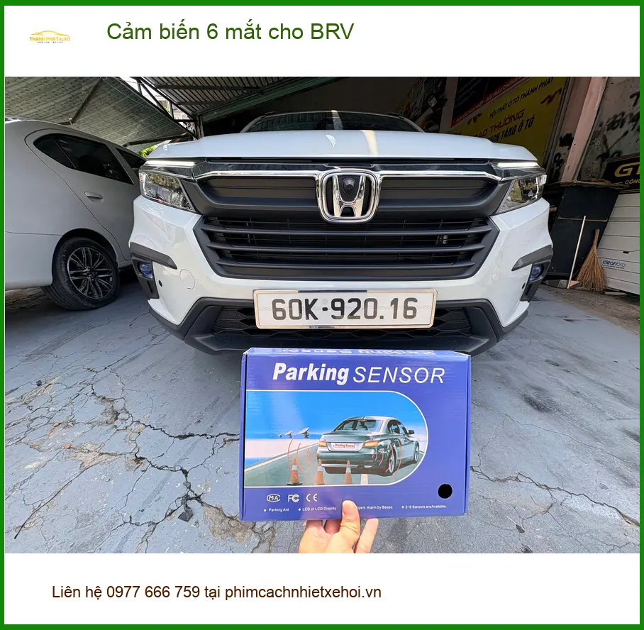 Chú Long lắp cảm biến 6 mắt cho Honda BRV tại Quận 2 để lùi xe an toàn hơn