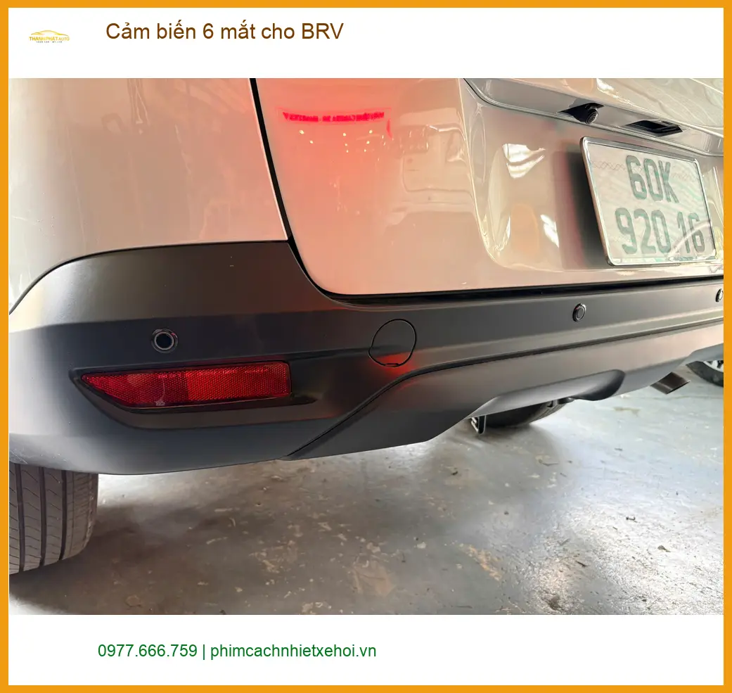 Chú Long lắp cảm biến 6 mắt cho Honda BRV tại Quận 2 để lùi xe an toàn hơn ảnh thực tế 5
