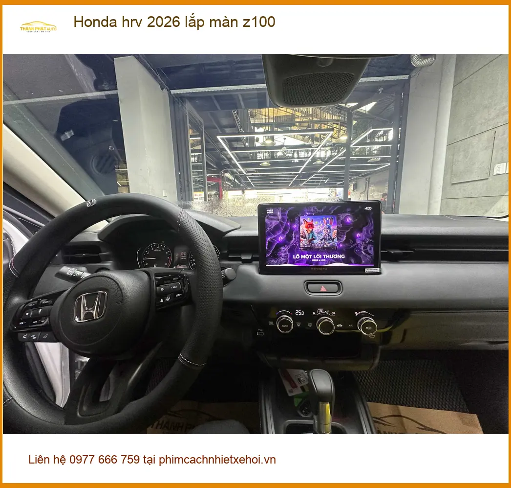 Chị Nga lắp màn hình Z100 cho Honda HR-V 2026 ở Quận 8 vì màn zin thiếu tính năng thông minh ảnh thực tế 3