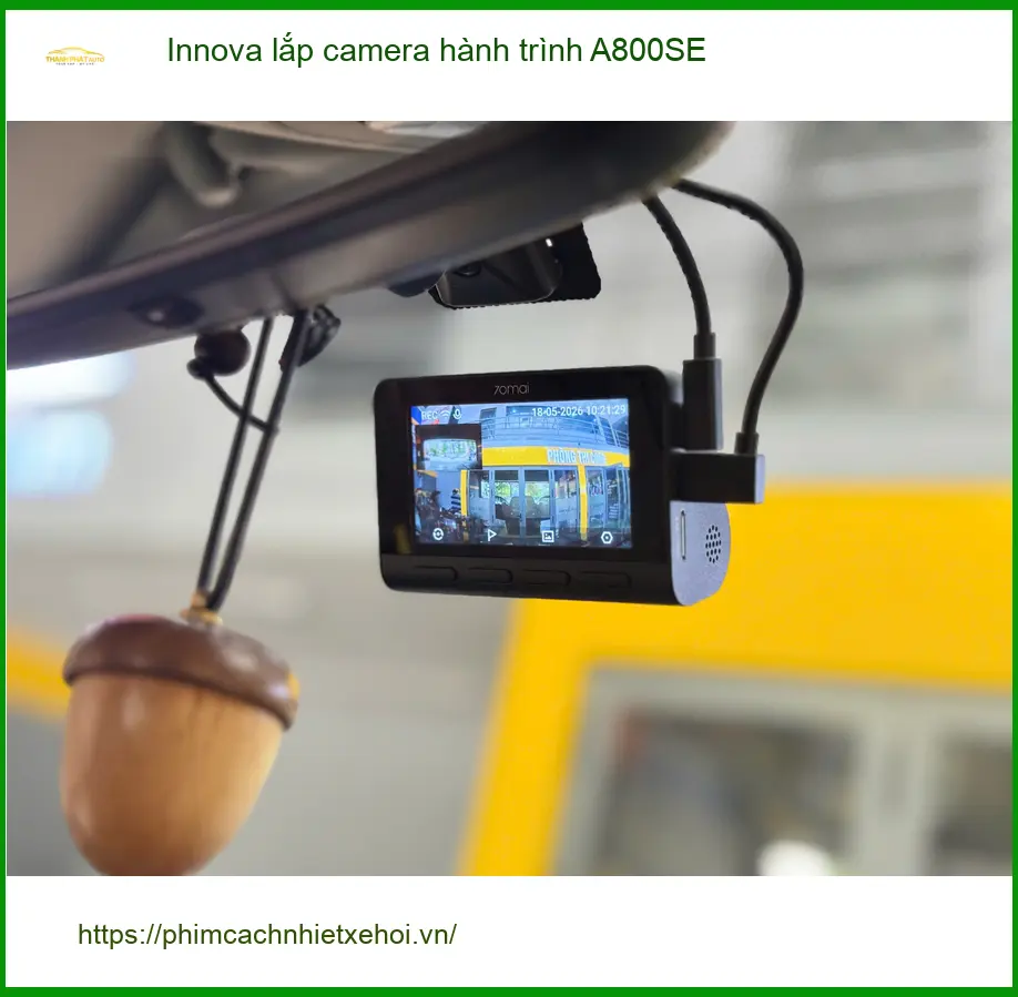 Chú Vĩnh lắp camera hành trình A800SE cho Innova tại Quận Thủ Đức ảnh thực tế 3