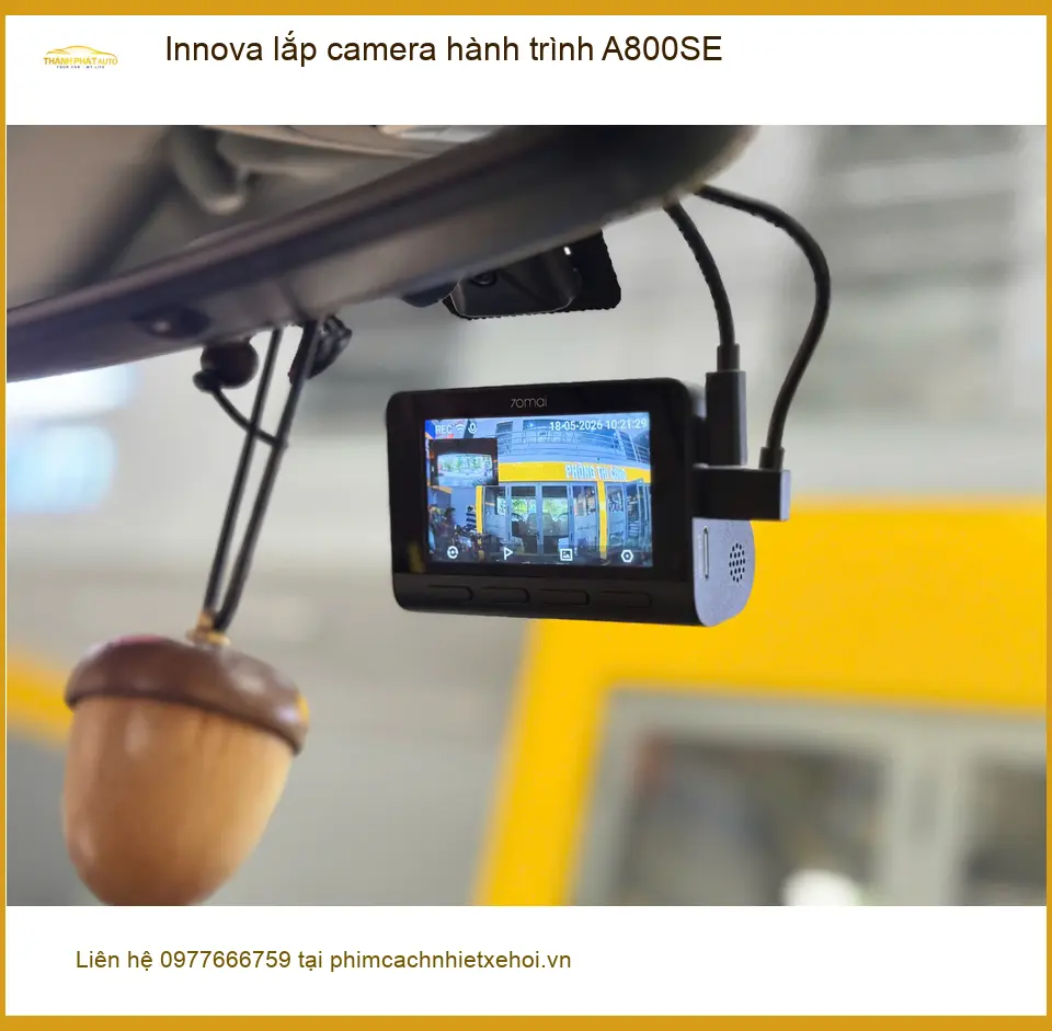 Chú Phước lắp camera hành trình A800SE cho Innova ở Quận 9 an tâm lái xe ảnh thực tế 3