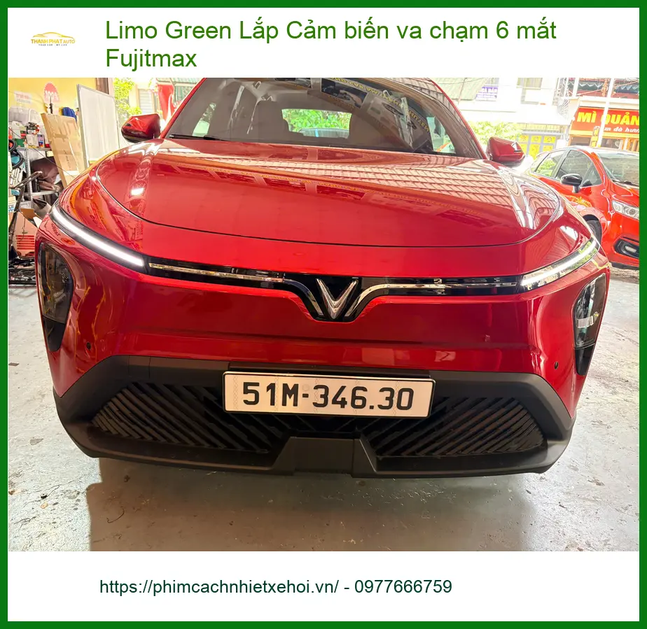 Chị Phương lắp Cảm biến 6 mắt Fujitmax cho Limo Green tại Thủ Đức để đỗ xe an toàn. ảnh thực tế 3