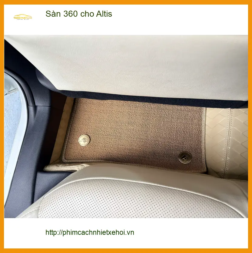 Bác Cường lắp sàn 360 cho Altis tại Quận 7 để nội thất xe luôn sạch đẹp ảnh thực tế 3