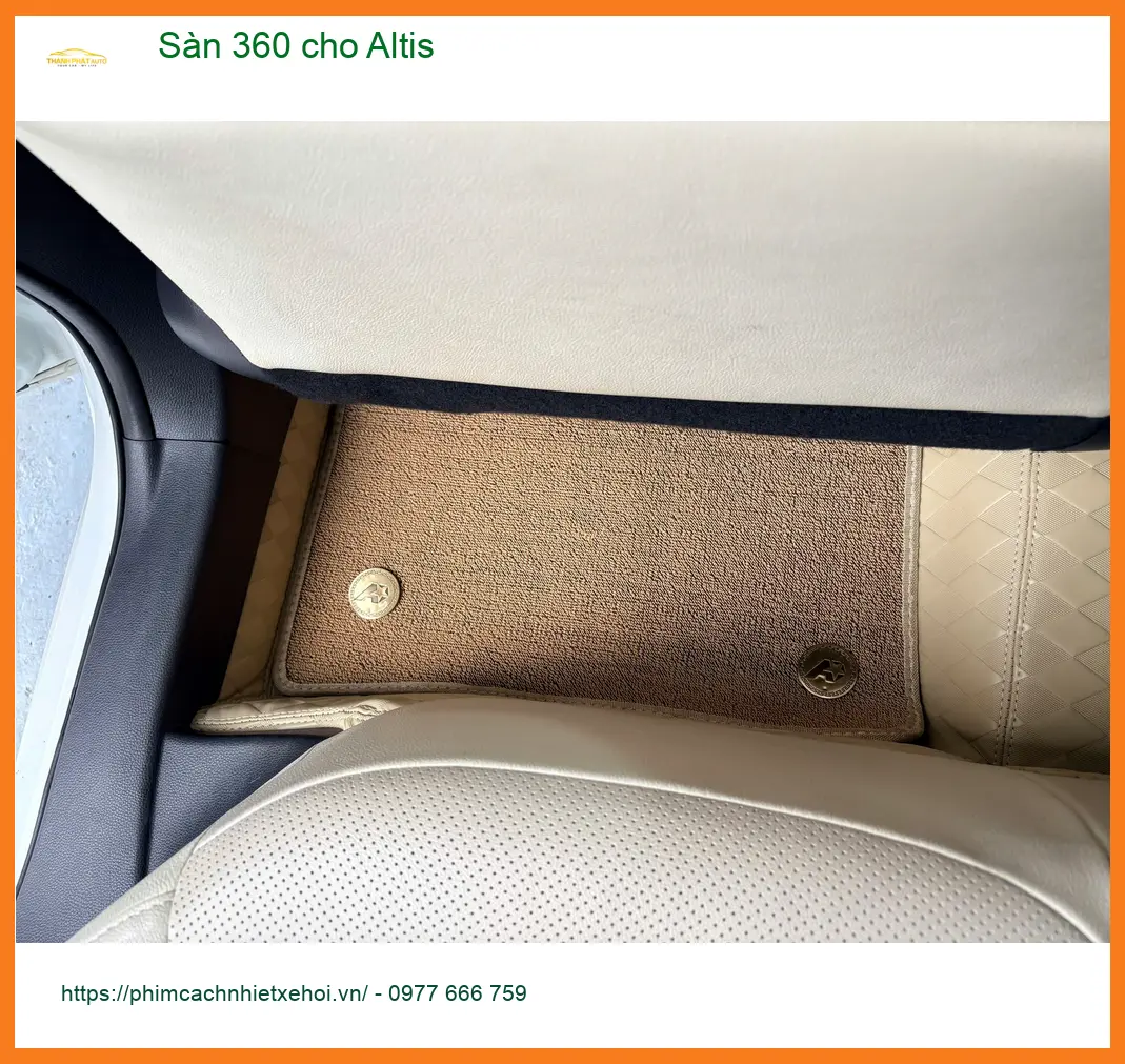 Anh Minh lắp Sàn 360 cho Toyota Altis tại Quận 12 để xe luôn sạch sẽ
