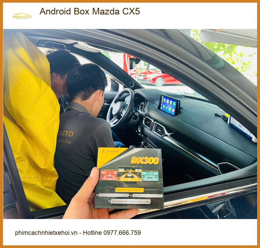 Chị Thảo lắp Android Box Mazda CX5 tại Quận 9 để giải trí trên xe khi chờ con tan học