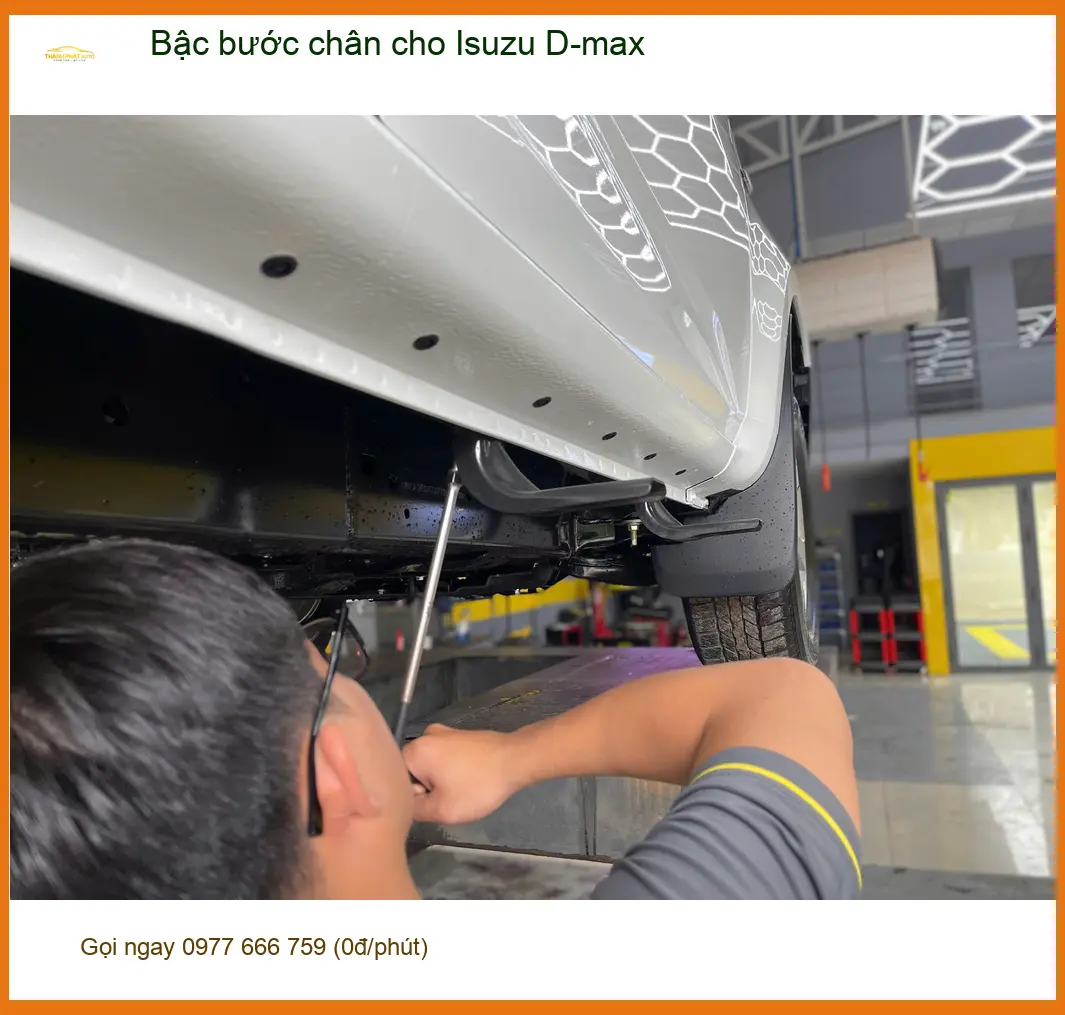 Anh Quang lắp bậc bước chân cho Isuzu D-max để tiện lợi lên xuống xe ở Quận 2 ảnh thực tế 3