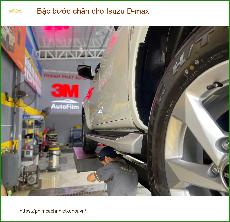 Anh Minh lắp bậc bước chân Isuzu D-max tại Quận 12 để xe trông mạnh mẽ hơn ảnh thực tế 3