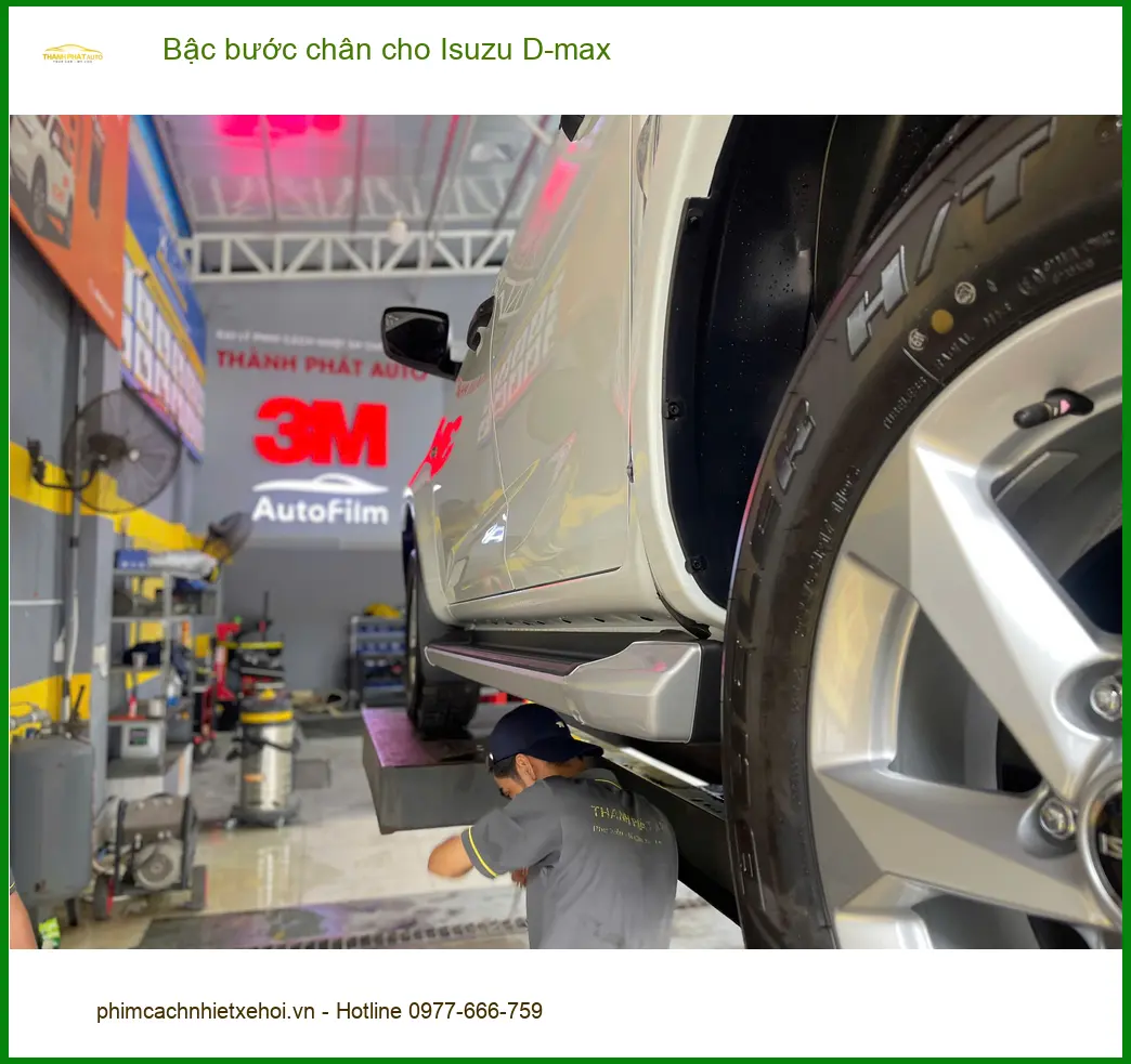 Anh Tùng lắp bậc bước chân Isuzu D-max Quận Tân Phú để xe thêm cứng cáp