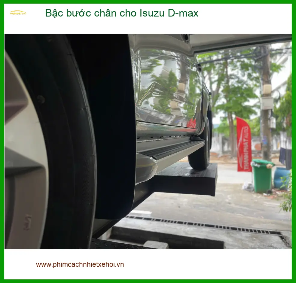 Anh Dũng lắp bậc bước chân cho Isuzu D-max tại Cần Giờ để tiện lên xuống xe ảnh thực tế 3