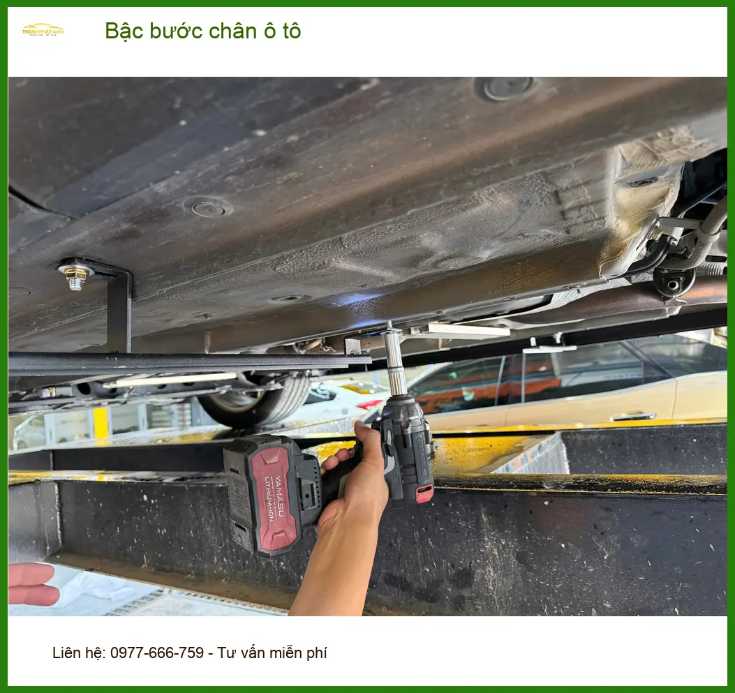 Anh Tấn lắp bậc bước chân ô tô cho Hyundai Santa Fe để cả nhà lên xuống tiện lợi tại Thủ Đức ảnh thực tế 4