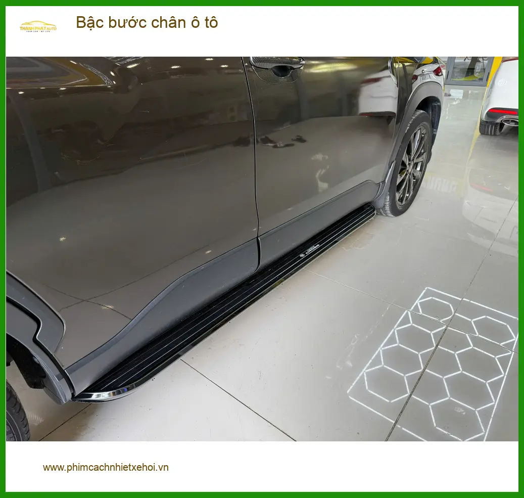 Anh Quân lắp bậc bước chân ô tô cho Kia Seltos tại Quận 2 để tiện lên xuống. ảnh thực tế 2