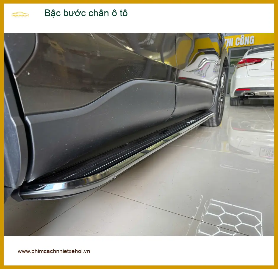 Anh Khải lắp bậc bước chân ô tô VinFast Lux A2.0 tại Quận 12 ảnh thực tế 3