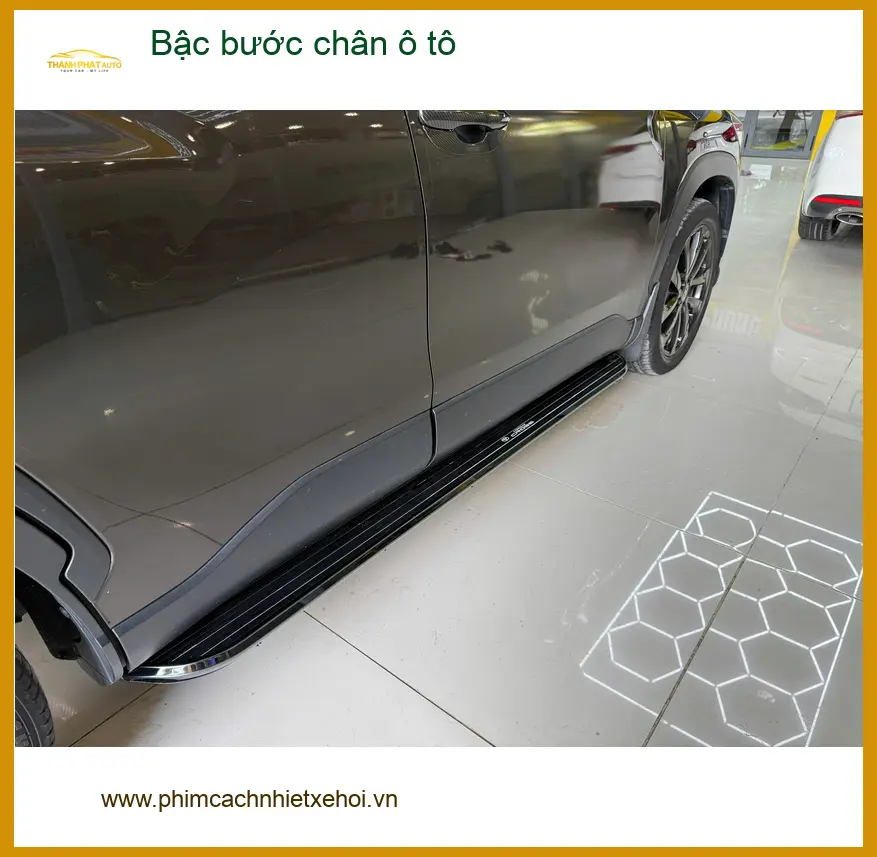 Anh Quang lắp bậc bước chân Hyundai SantaFe tại Bình Chánh để lên xuống dễ dàng ảnh thực tế 2