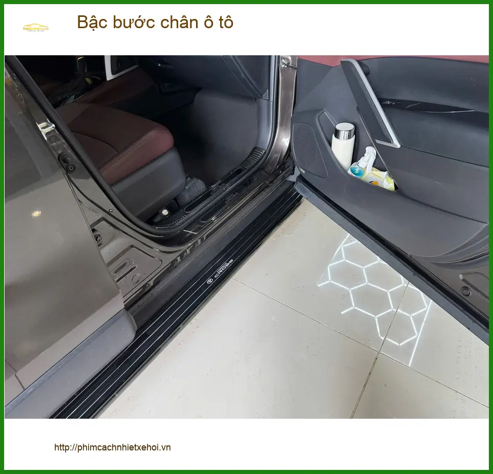 Chú Minh lắp bậc bước chân ô tô cho Kia Carnival tại Quận Bình Tân ảnh thực tế 5