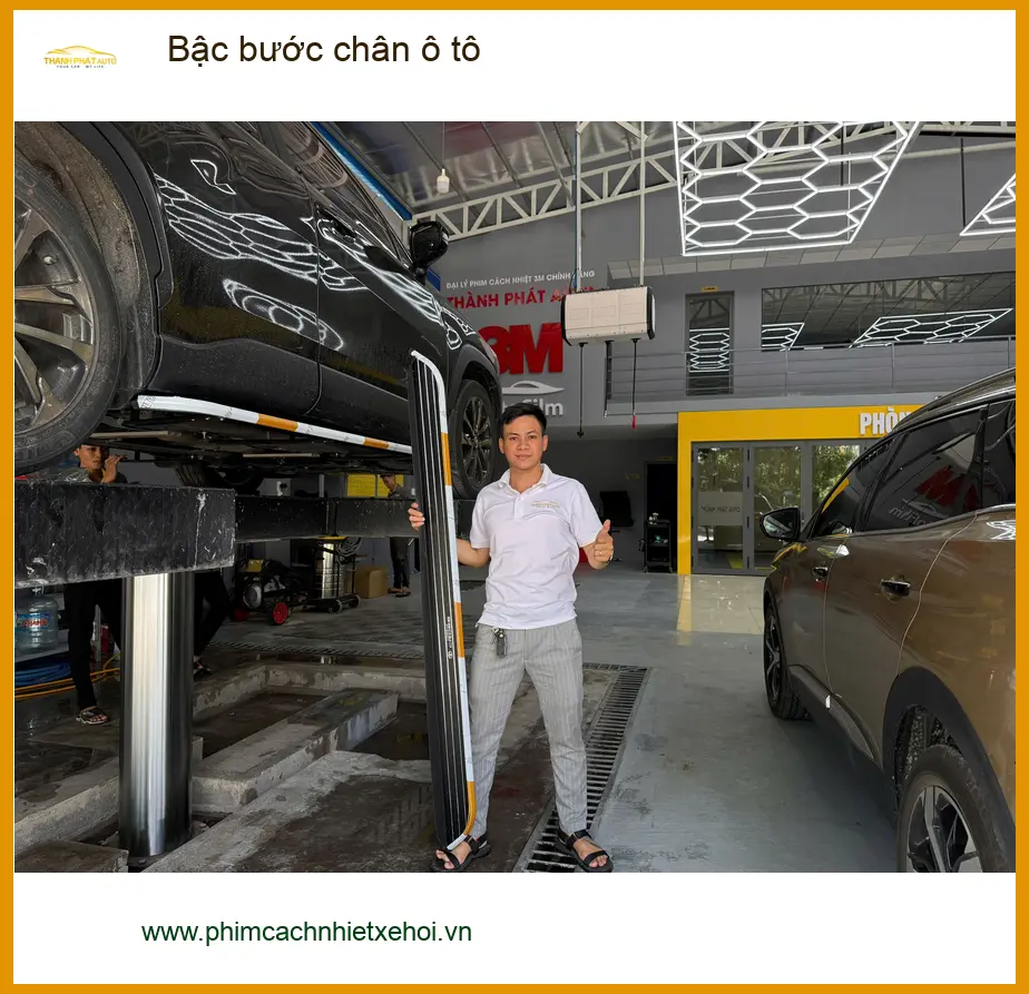 Anh Bình Minh lắp bậc bước chân ô tô Hyundai Creta tại Cần Giờ tiện đi lại
