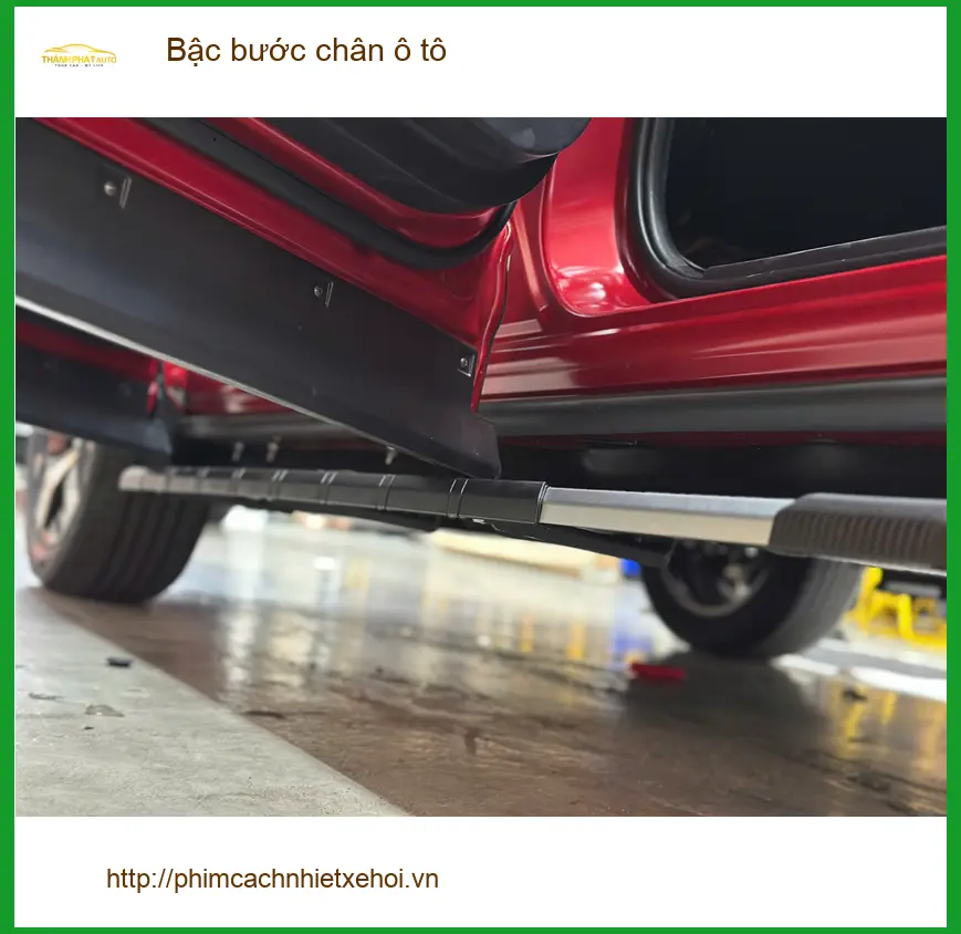 Anh Tùng lắp bậc bước chân ô tô Hyundai Santa Fe tại Quận 3 để lên xuống xe tiện hơn ảnh thực tế 2