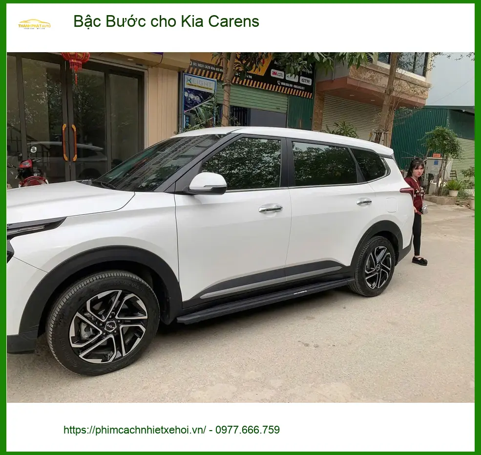 Anh Minh lắp Bậc Bước cho Kia Carens ở Bình Thạnh, lên xuống xe an toàn ảnh thực tế 5