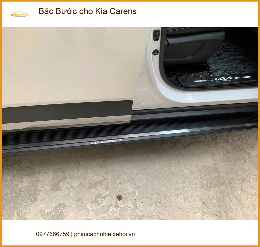 Anh Tấn lắp Bậc Bước cho Kia Carens tại Quận 6 để gia đình lên xuống xe tiện lợi hơn ảnh thực tế 3