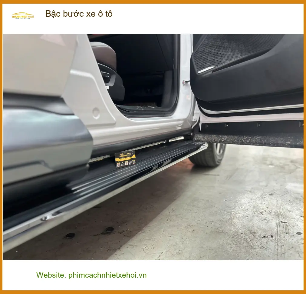 Anh Tuấn Anh lắp bậc bước xe ô tô cho Hyundai Creta tại Quận 12 để tiện di chuyển