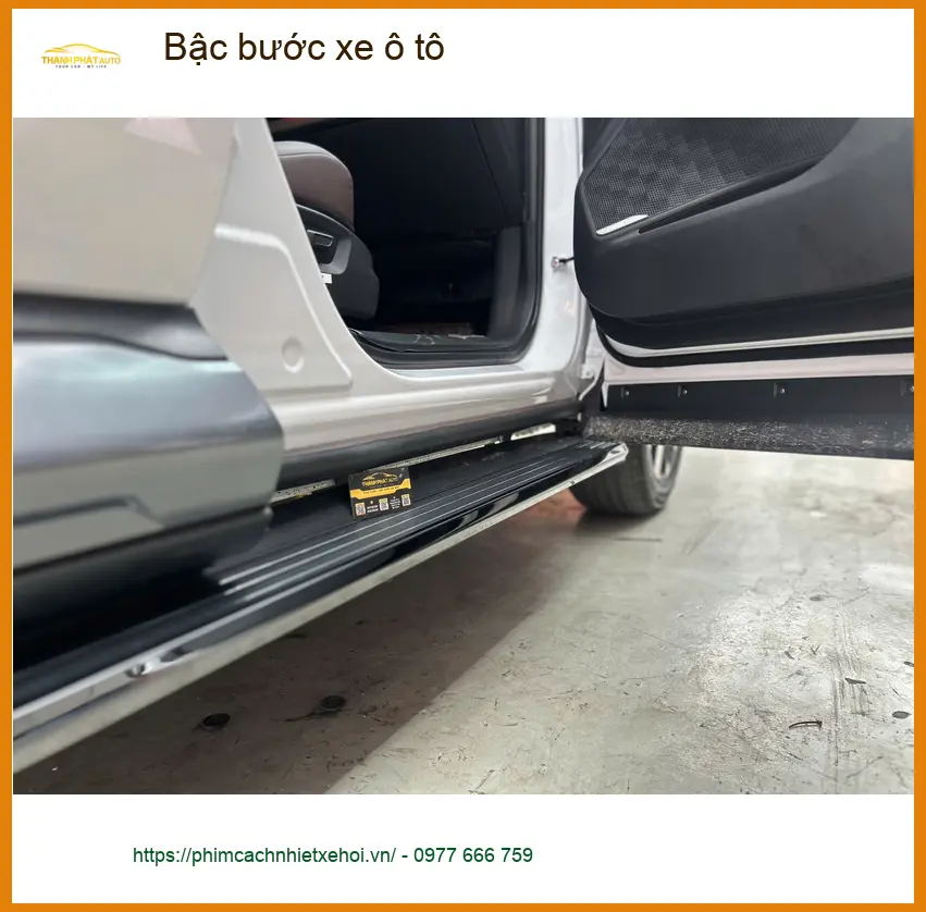 Anh Khải lắp bậc bước xe ô tô cho Honda CRV tại Quận Bình Thạnh để tiện cho gia đình ảnh thực tế 3