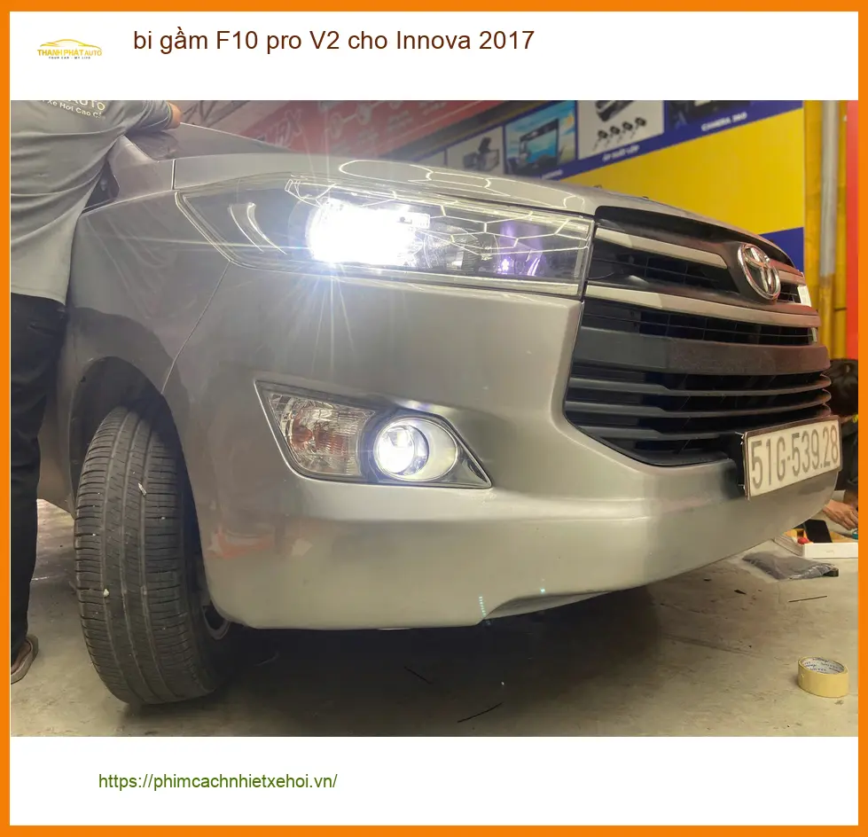 Anh Quang Huy lắp bi gầm F10 Pro V2 cho Innova 2017 ở Quận 1