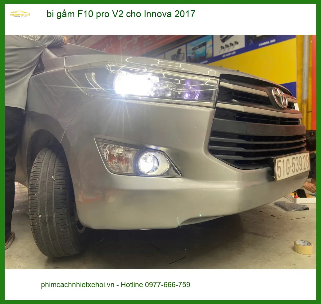 Anh Tuấn lắp bi gầm F10 Pro V2 Innova 2017 tại Quận 8 đi sương mù tốt hơn. ảnh thực tế 4