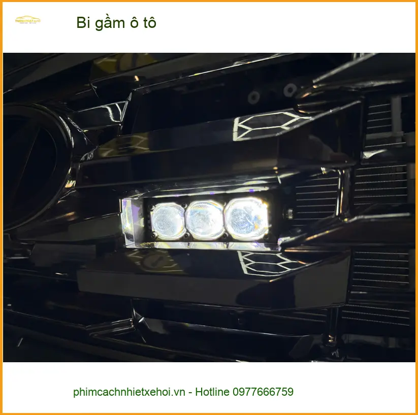 Chị Mai Anh độ bi gầm ô tô cho Ford Everest tại Quận Tân Phú vì đèn zin yếu. ảnh thực tế 4