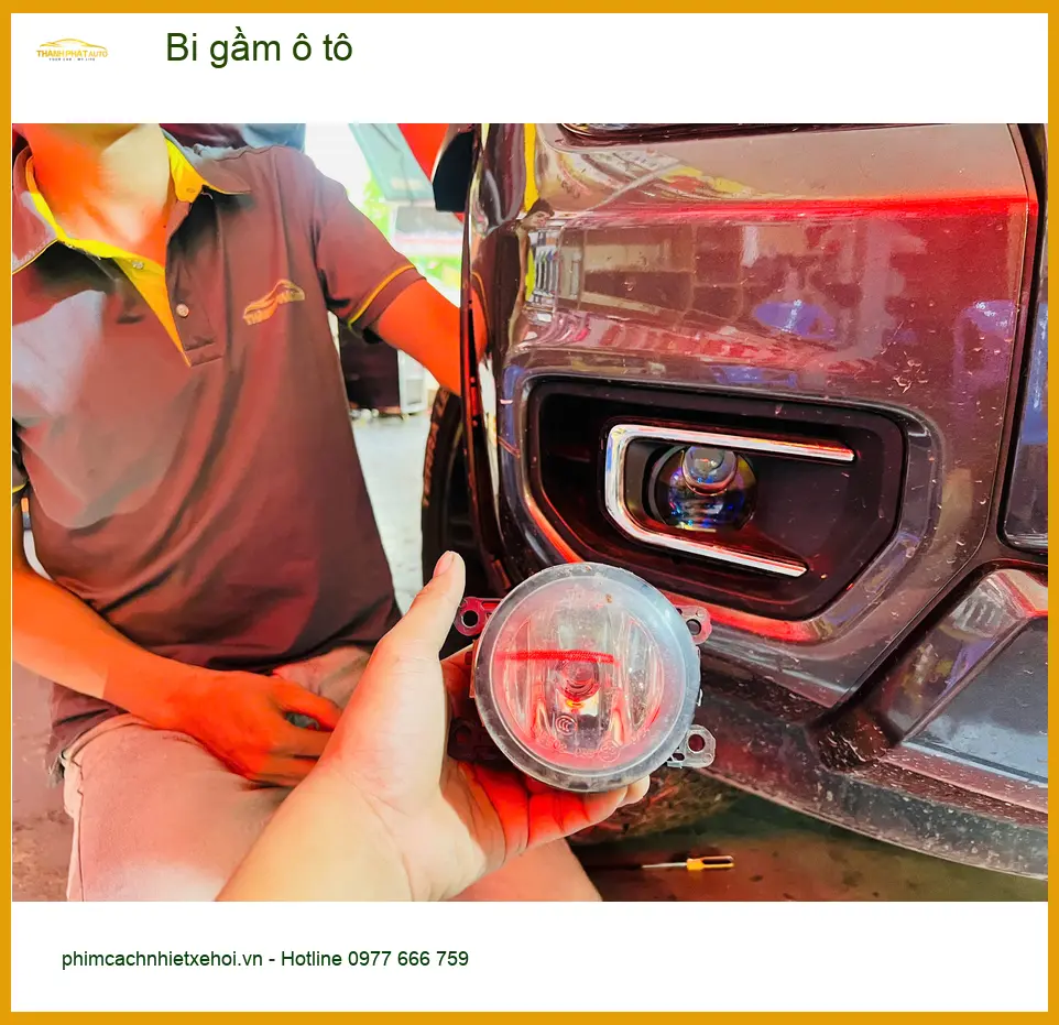 Cô Hoa độ bi gầm cho Kia K3 ở Quận Tân Phú vì đèn mờ khi đi đêm ảnh thực tế 3