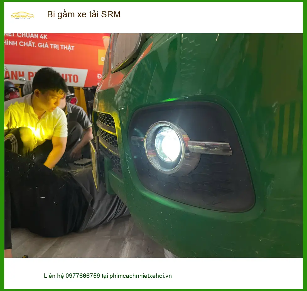 Anh Kiên độ bi gầm xe tải SRM ở Quận 12 vì đèn zin không đủ sáng