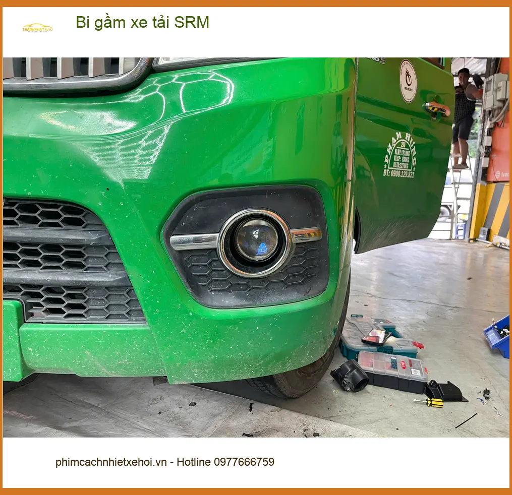 Anh Phước nâng cấp bi gầm xe tải SRM H100 tại Thủ Đức để cải thiện tầm nhìn khi đi đêm ảnh thực tế 3