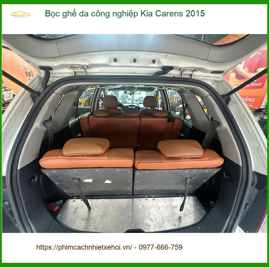 Chú Hùng bọc ghế da công nghiệp cho Kia Carens 2015 tại Quận 12 để nâng tầm nội thất ảnh thực tế 2
