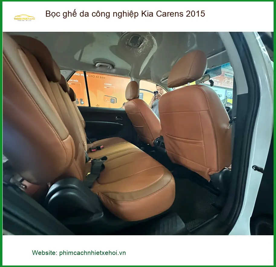 Anh Lộc bọc ghế da công nghiệp Kia Carens 2015 Thủ Đức cho xe sạch ảnh thực tế 3