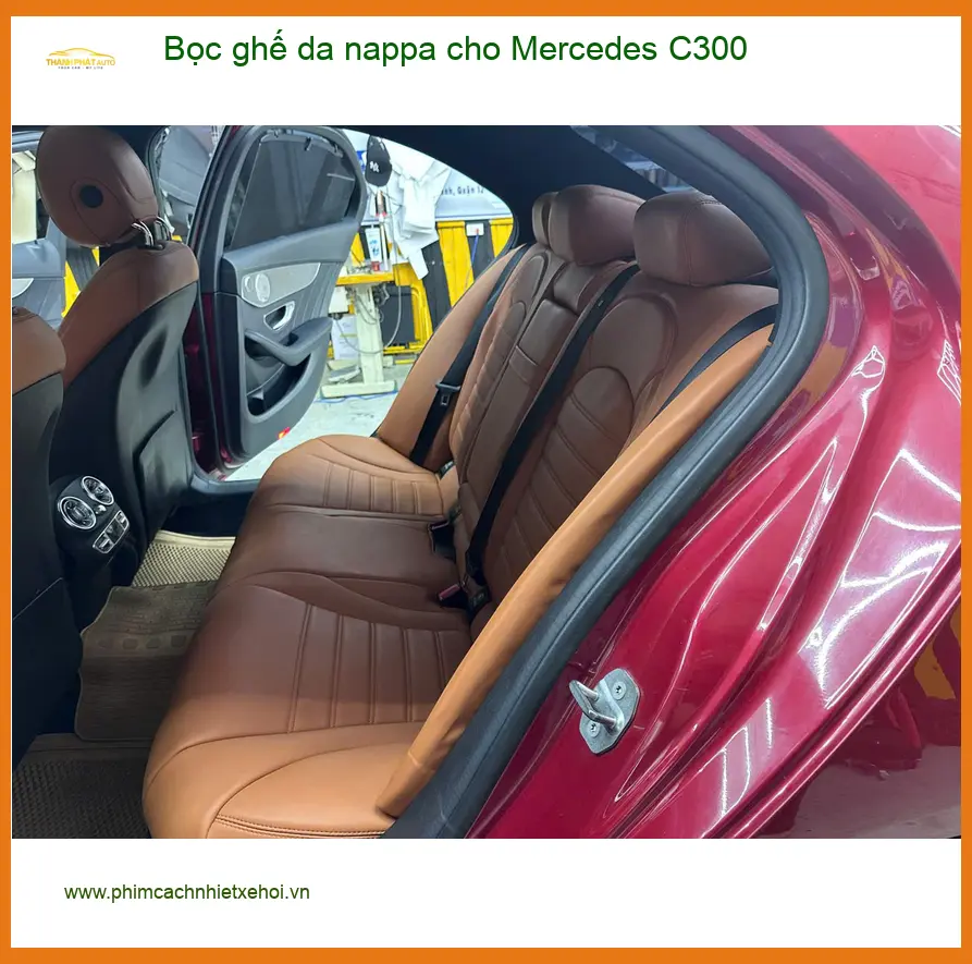 Anh Lộc bọc ghế da Nappa cho Mercedes C300 tại Quận Bình Tân