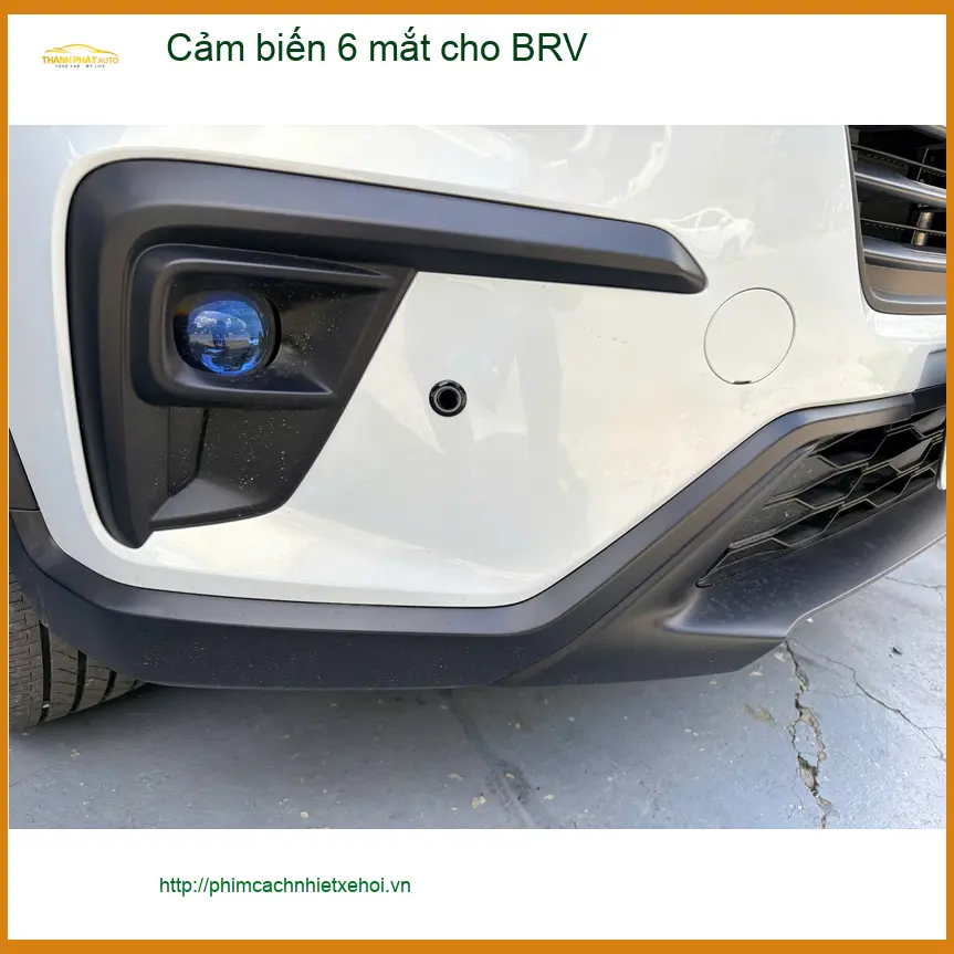 Chú Cường lắp cảm biến 6 mắt cho Honda BRV tại Quận Phú Nhuận để đỗ xe an toàn hơn ảnh thực tế 3