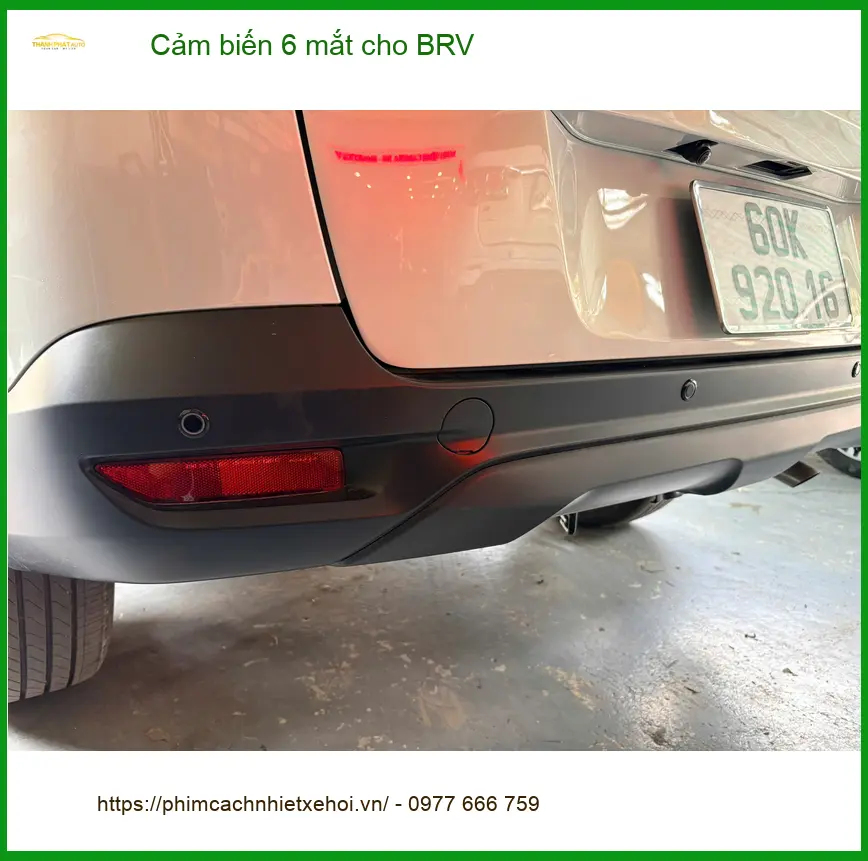 Chị Minh Thư lắp cảm biến 6 mắt cho BRV tại Quận 8 để lùi xe an toàn hơn