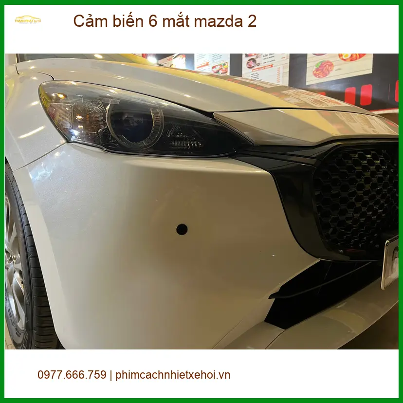 Chú Khoa lắp cảm biến 6 mắt Mazda 2 tại Quận Tân Phú để tránh va chạm khi lùi xe ảnh thực tế 2