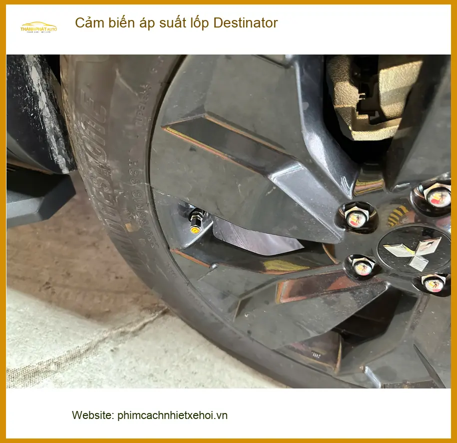 Anh Kiên lắp Cảm biến áp suất lốp Destinator cho Honda CRV tại Củ Chi