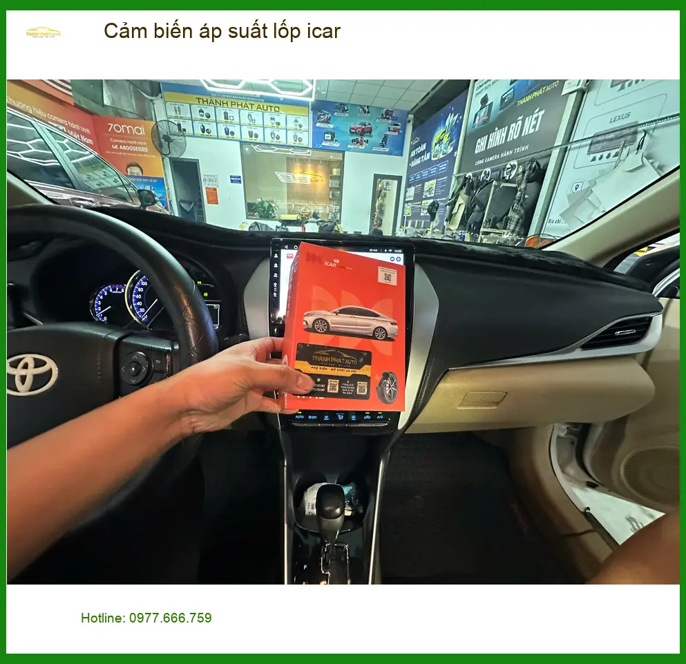 Anh Hùng lắp cảm biến áp suất lốp iCar cho Ford Everest tại Quận 1