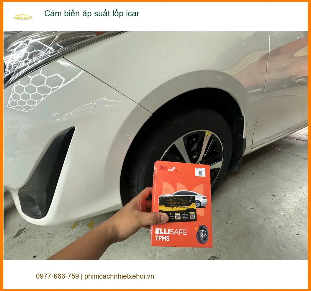 Anh Kiên lắp cảm biến áp suất lốp iCar cho Hyundai SantaFe ở Củ Chi ảnh thực tế 2