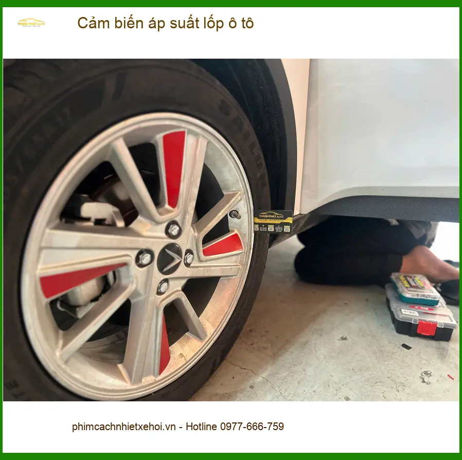 Anh Dũng lắp cảm biến áp suất lốp Mazda 3 tại Quận 12, an tâm lái xe ảnh thực tế 2