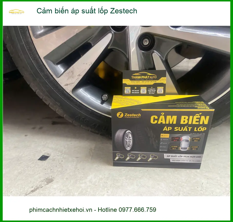 Anh Bảo lắp cảm biến áp suất lốp Zestech cho Kia K3 tại Quận 12
