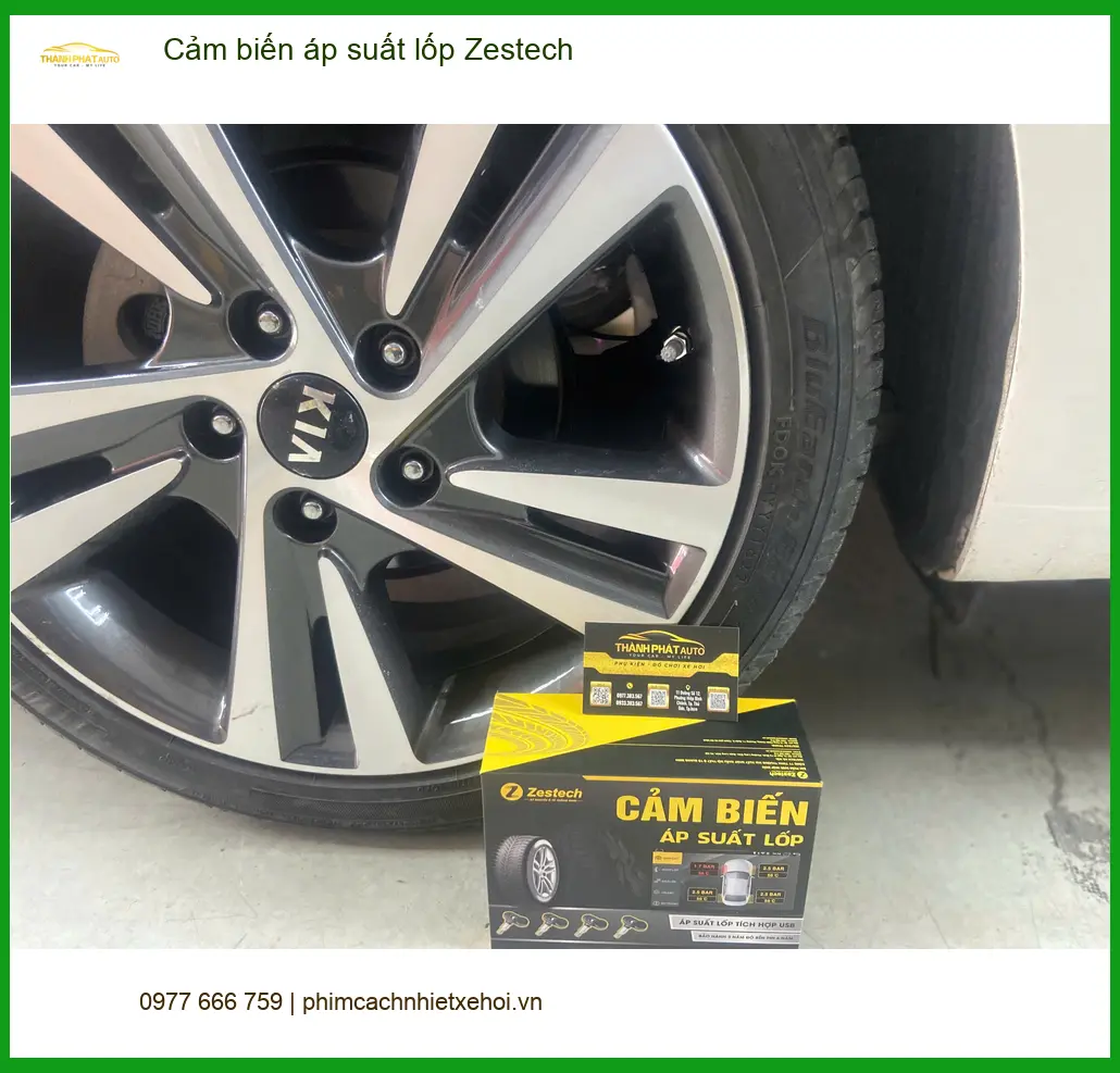 Anh Tùng lắp cảm biến áp suất lốp Zestech cho CR-V tại Bình Chánh ảnh thực tế 3