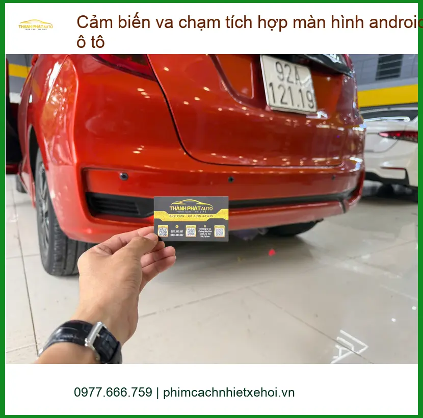 Trung tâm lắp cảm biến va chạm tích hợp màn hình android ô tô Thủ Đức ảnh thực tế 2