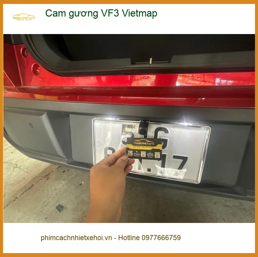 Chị Mai Anh lắp cam gương Vietmap cho VinFast VF3 tại Quận 9 tránh va chạm