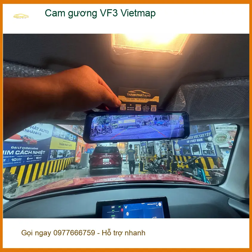 Chị Thuỷ lắp cam gương Vietmap cho VinFast VF3 tại Quận Bình Thạnh để lái xe an toàn hơn