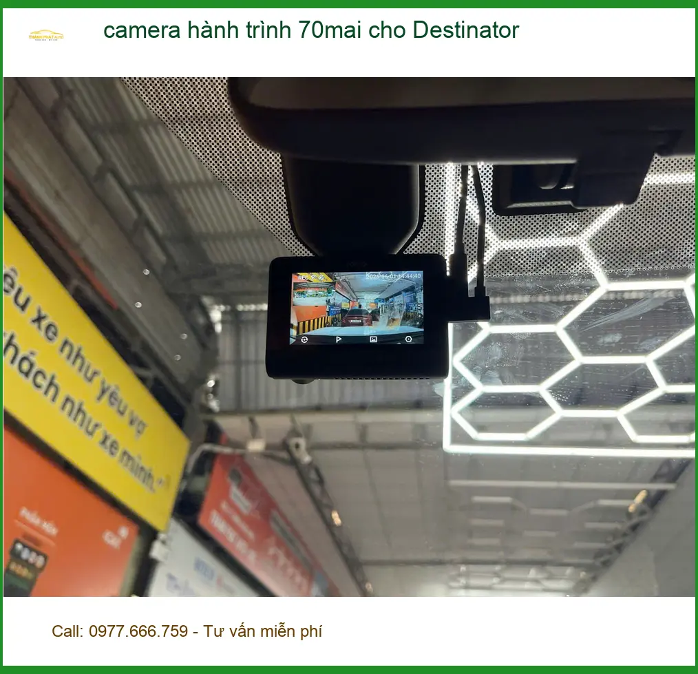 Anh Dũng Honda CR-V lắp camera hành trình 70mai tại Quận 1 để an tâm di chuyển