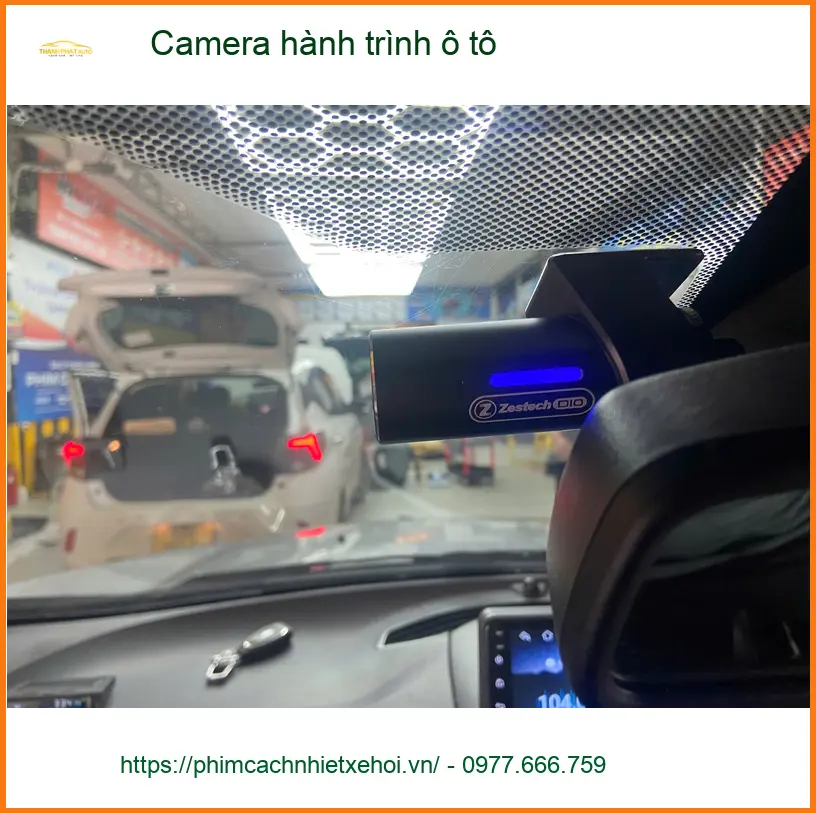 Chị Mai gắn Camera hành trình ô tô Mazda 3 tại Gò Vấp để yên tâm hơn ảnh thực tế 2